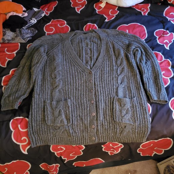 Torrid Grey Cable Knit Button Front Sweater, Size 3x GUC - Picture 4 of 6